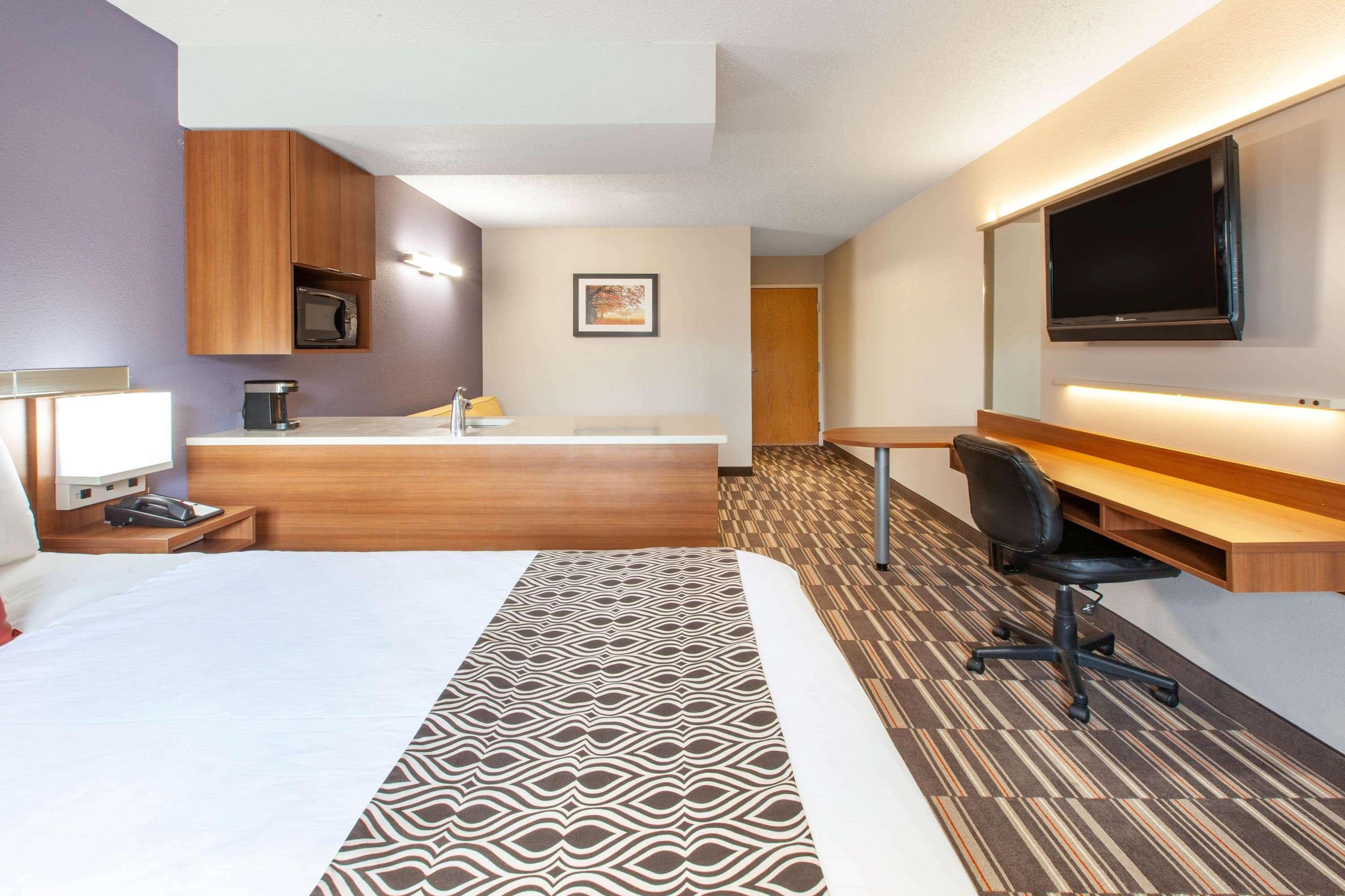 Microtel & By Wyndham Pittsburgh Airport Hotel