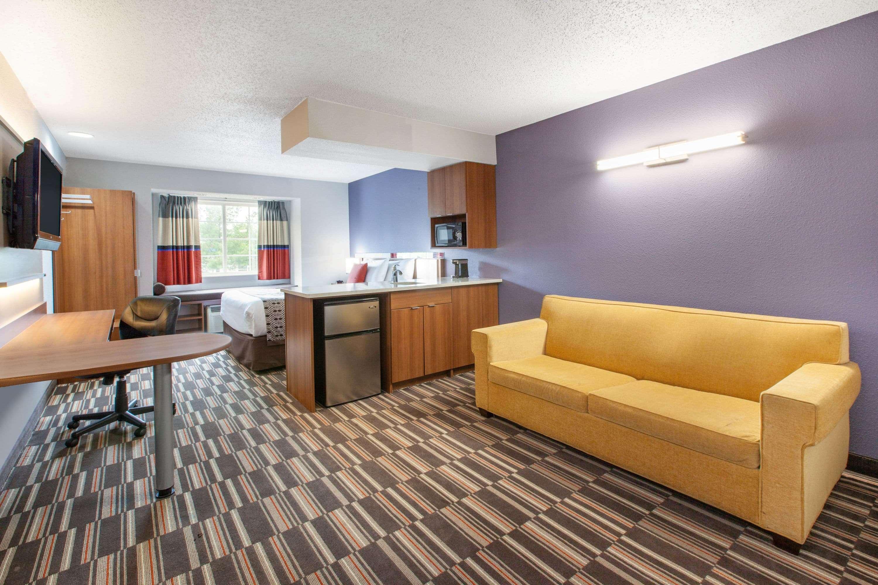 Microtel & By Wyndham Pittsburgh Airport 2*