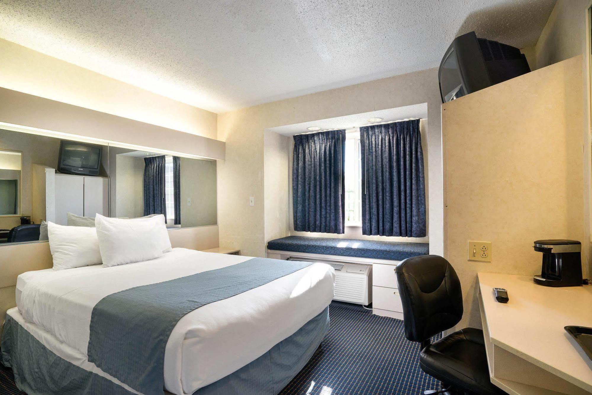 Hotel Microtel & By Wyndham Pittsburgh Airport