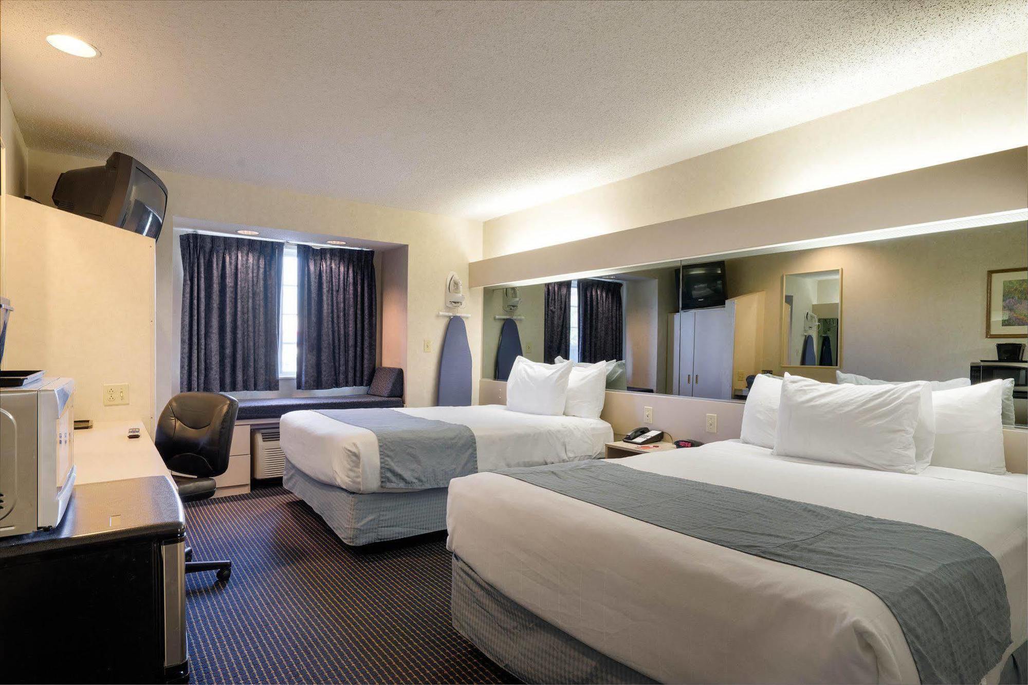 Microtel & By Wyndham Pittsburgh Airport Robinson Township (Allegheny County)