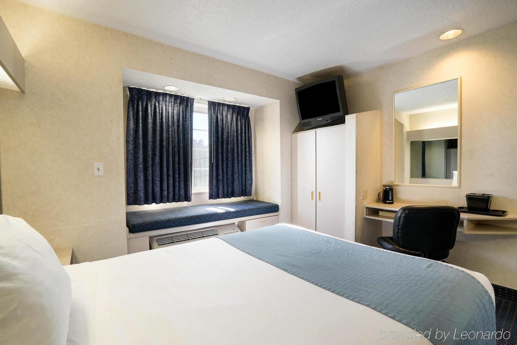 Microtel & By Wyndham Pittsburgh Airport