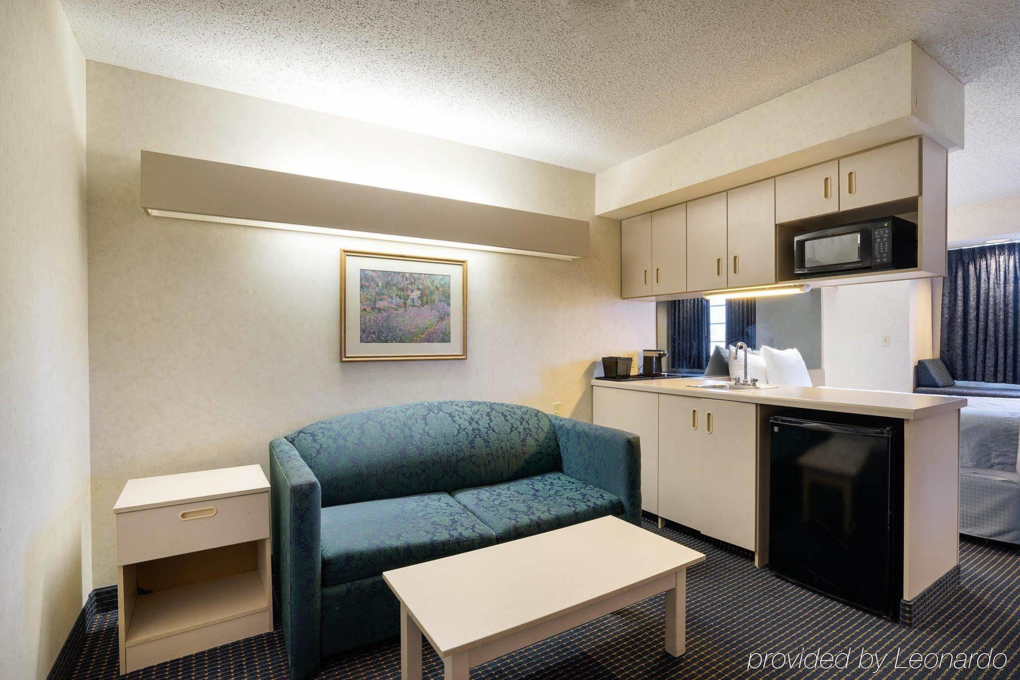 Microtel & By Wyndham Pittsburgh Airport Hotel